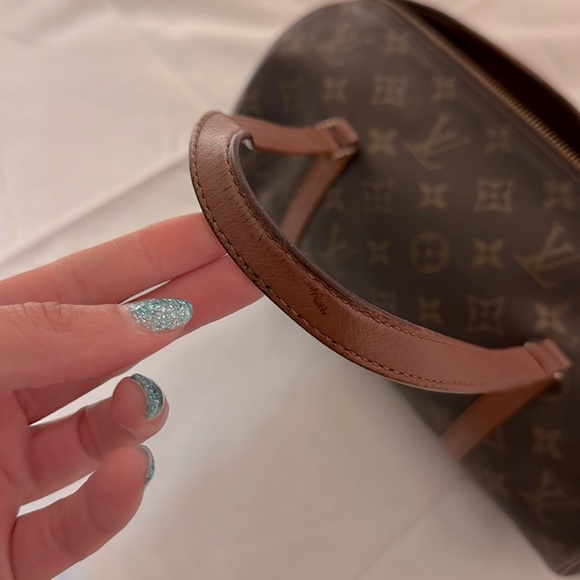 Louis Vuitton Papillon Handbag - Picture 2 of 9